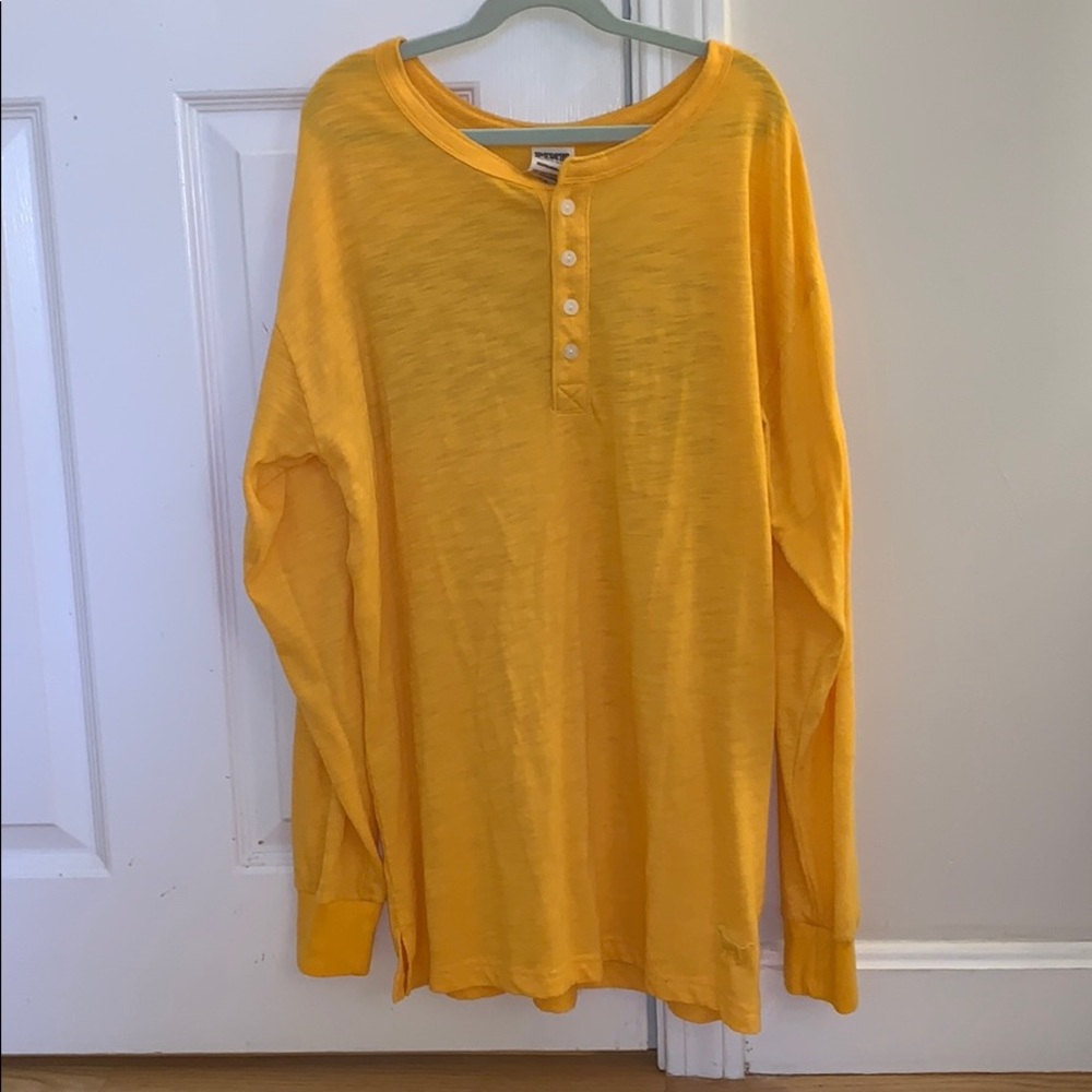 VS Pink Long Sleeve tee